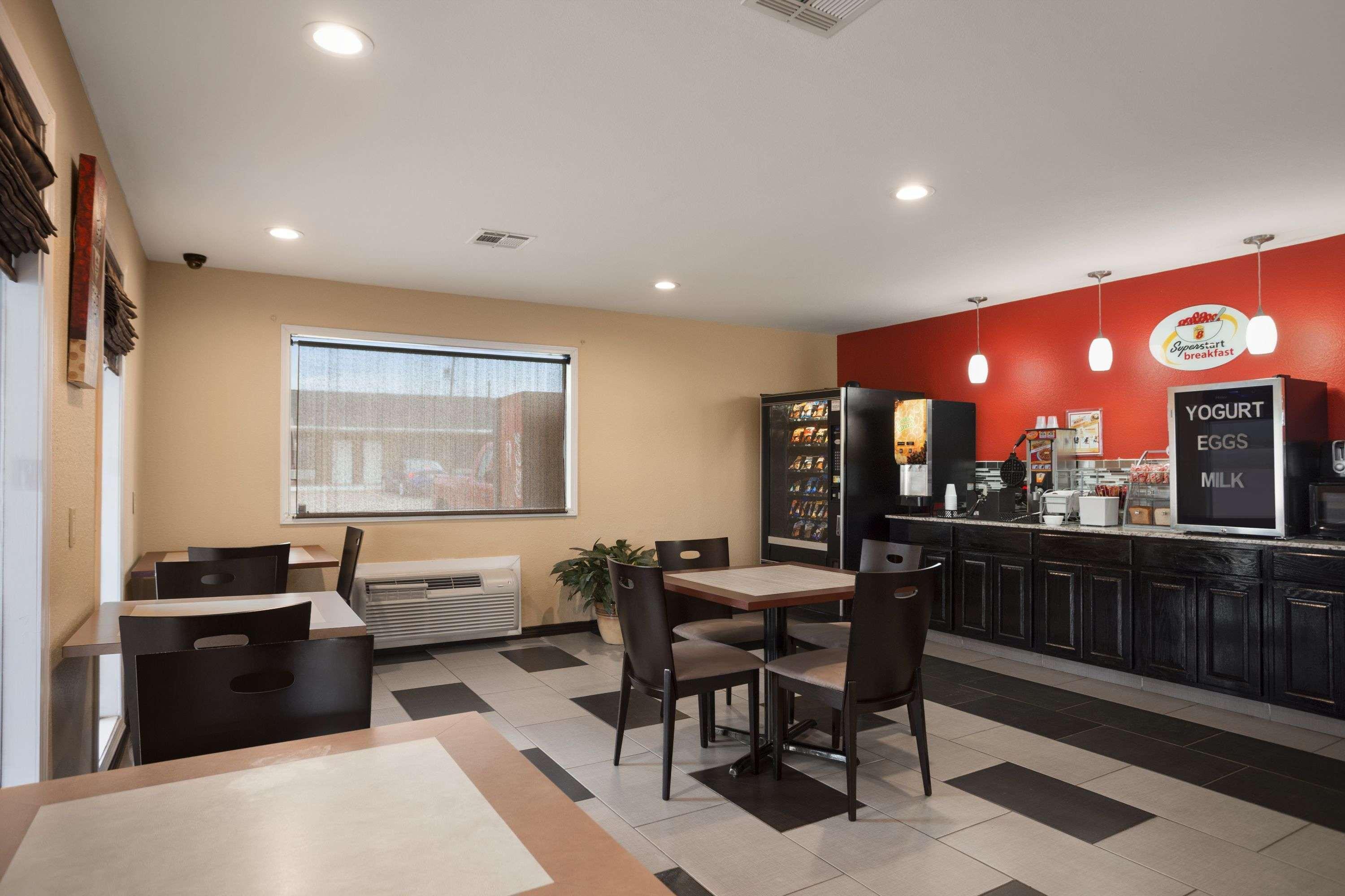 Motel Super 8 By Wyndham Henryetta