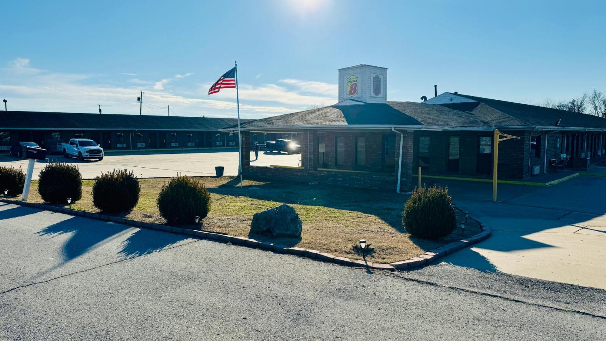 Super 8 By Wyndham Motel